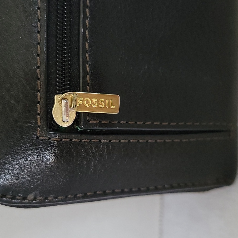 Fossil long black zip around wallet - Picture 4 of 15